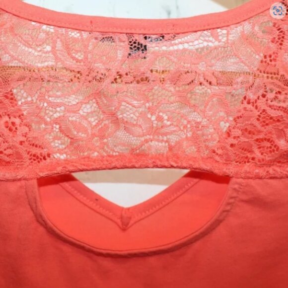 Ambiance Coral Tee Size Medium - Picture 4 of 6